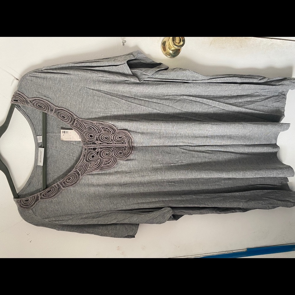 Gray top